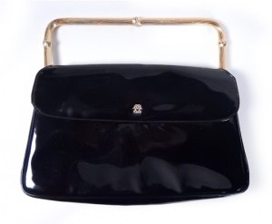 Lot 500 – Wallis Simpson, The Duchess of Windsor’s handbag. Roland Auctions NY image